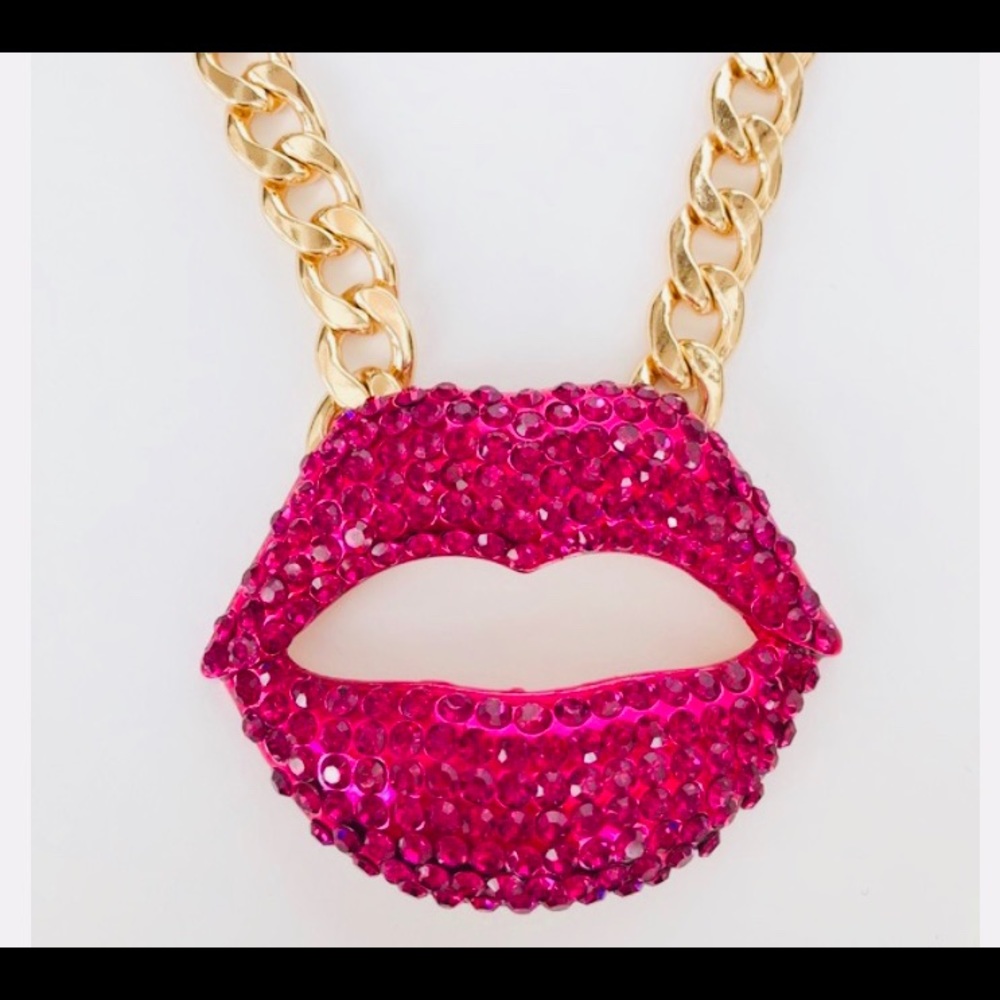 New 💋Natasha pink Crystal Lips Necklace - Picture 11 of 17